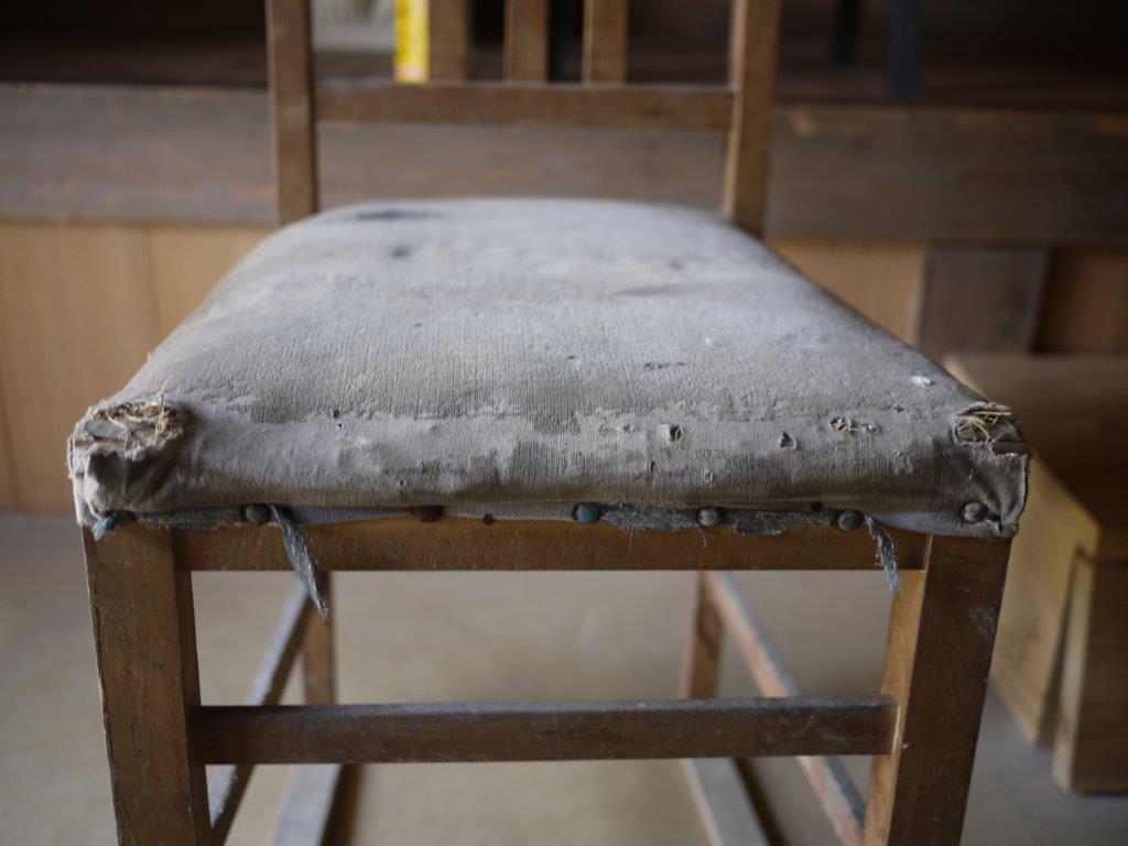 old_chair_before2